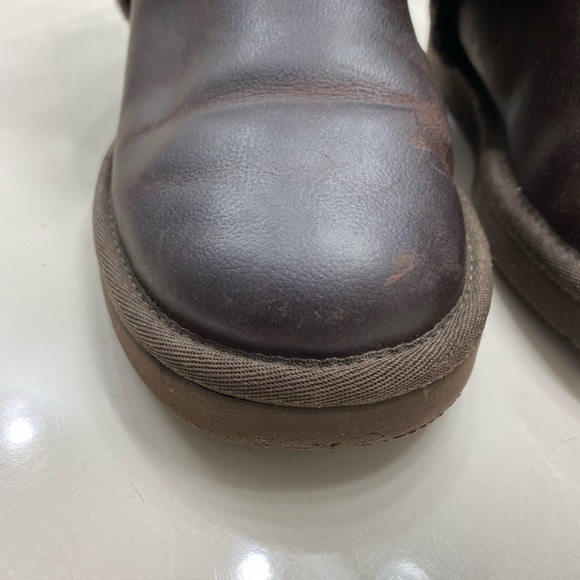 UGG Carter chocolate leather Sherpa lined boots size 6 - Picture 8 of 10